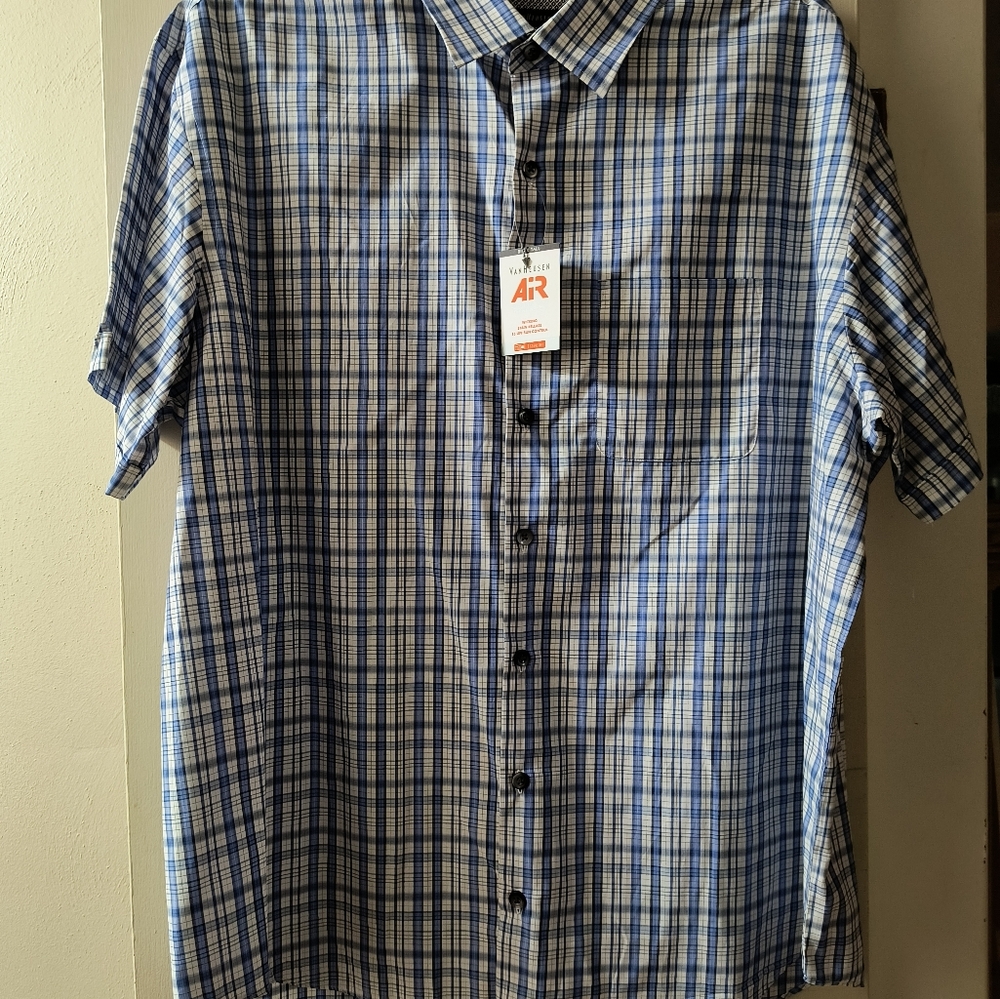 Men's NWT Van Heusen dress shirt